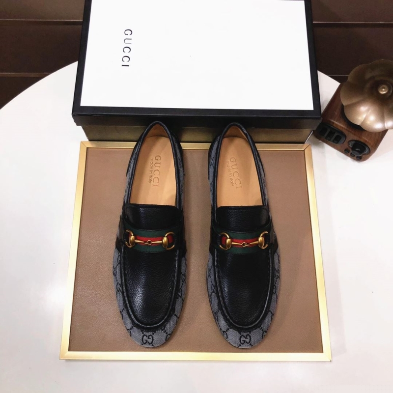 G*u*i leather shoes